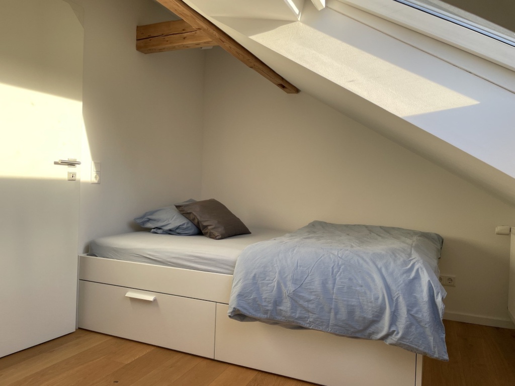 Furnished top-floor apartment in Karlsruhe — all-inclusive, AC & Wi-Fi, ideal for KIT staff, commuters & working couples – Anebosweg, 76187 Karlsruhe Nordweststadt – Vorschaubild 15