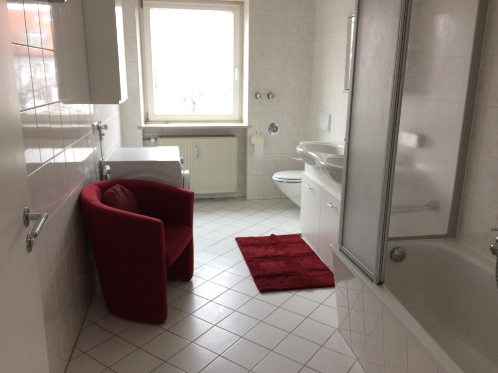 WG-Zimmer Sendling Fürstenriederstr. 274 - Bad mit Badewanne