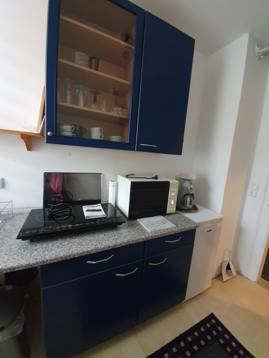 Flat flexibler Einzug gerne ab August möglich. 1 bis 4 Monate verfügbar Allersbergerstrasse - Teil Küchenansicht