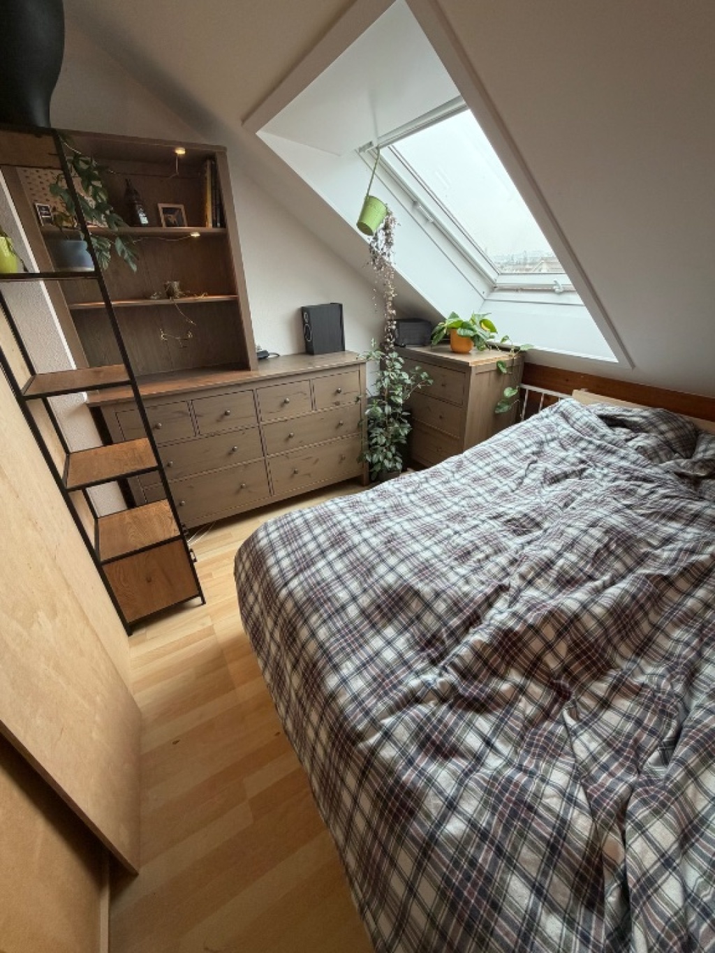 Möblierte Maisonette-Wohnung mit großem Balkon in Stuttgart-Vaihingen – Universitätsstraße 1, 70569 Stuttgart Vaihingen – Vorschaubild 7