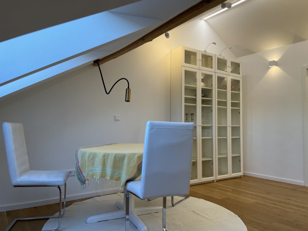 Furnished top-floor apartment in Karlsruhe — all-inclusive, AC & Wi-Fi, ideal for KIT staff, commuters & working couples – Anebosweg, 76187 Karlsruhe Nordweststadt – Vorschaubild 9