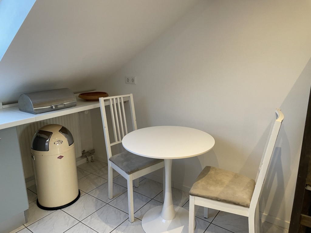 Furnished top-floor apartment in Karlsruhe — all-inclusive, AC & Wi-Fi, ideal for KIT staff, commuters & working couples – Anebosweg, 76187 Karlsruhe Nordweststadt – Vorschaubild 17