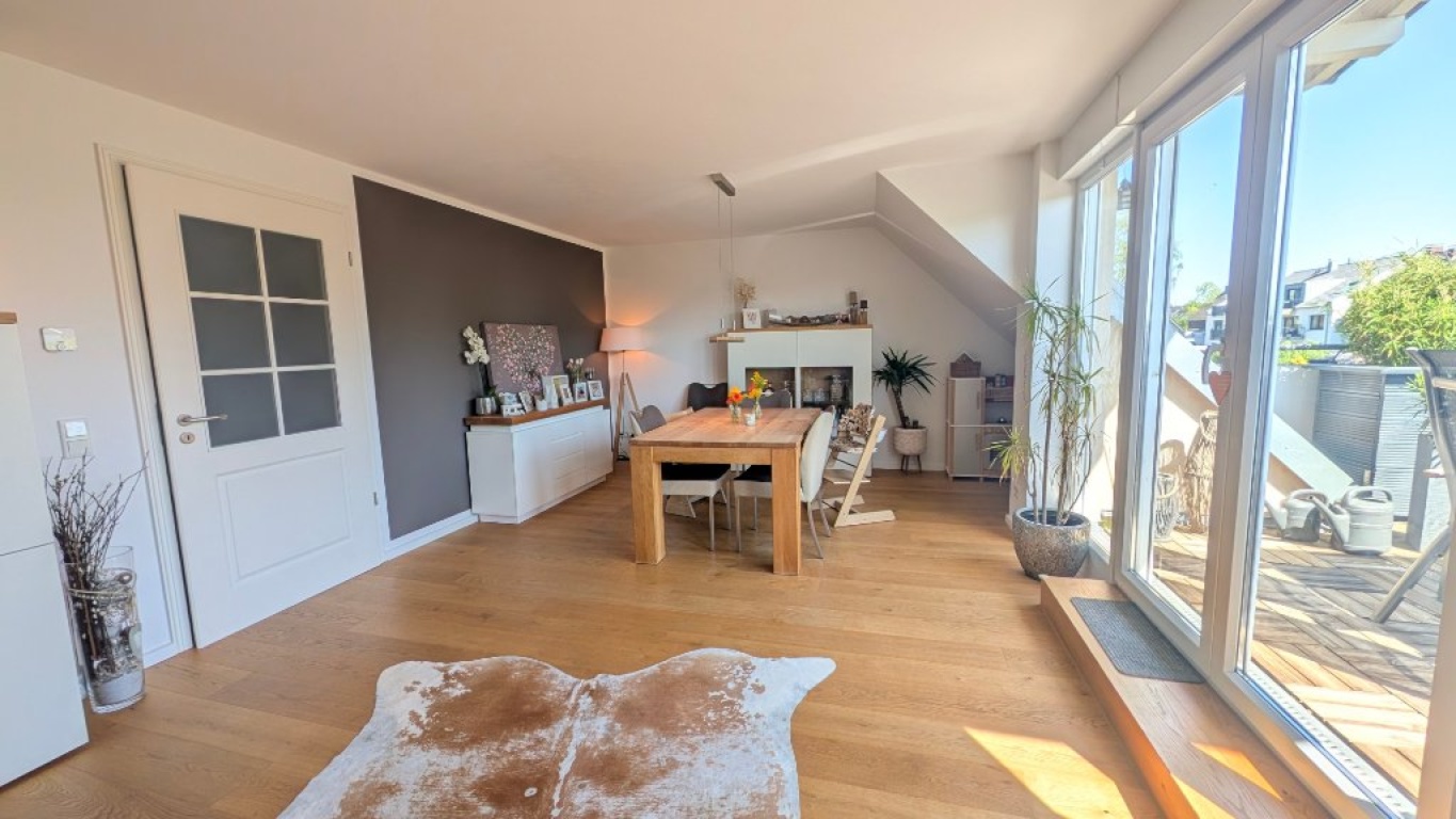 Traumhaftes Wohnen auf Zeit: Lichtdurchflutete DG-Maisonette-Wohnung mit Südterrasse (möbiliert) – Schösslerstraße 3a, 51109 Köln Brück – Vorschaubild 4