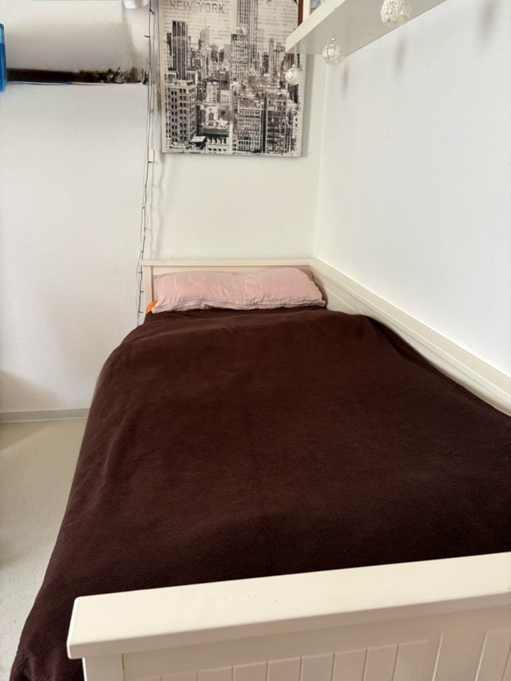 Habitación en WG Rieselfeld rieselfeldallee - ausziehbares Bett mit 3 Schubladen