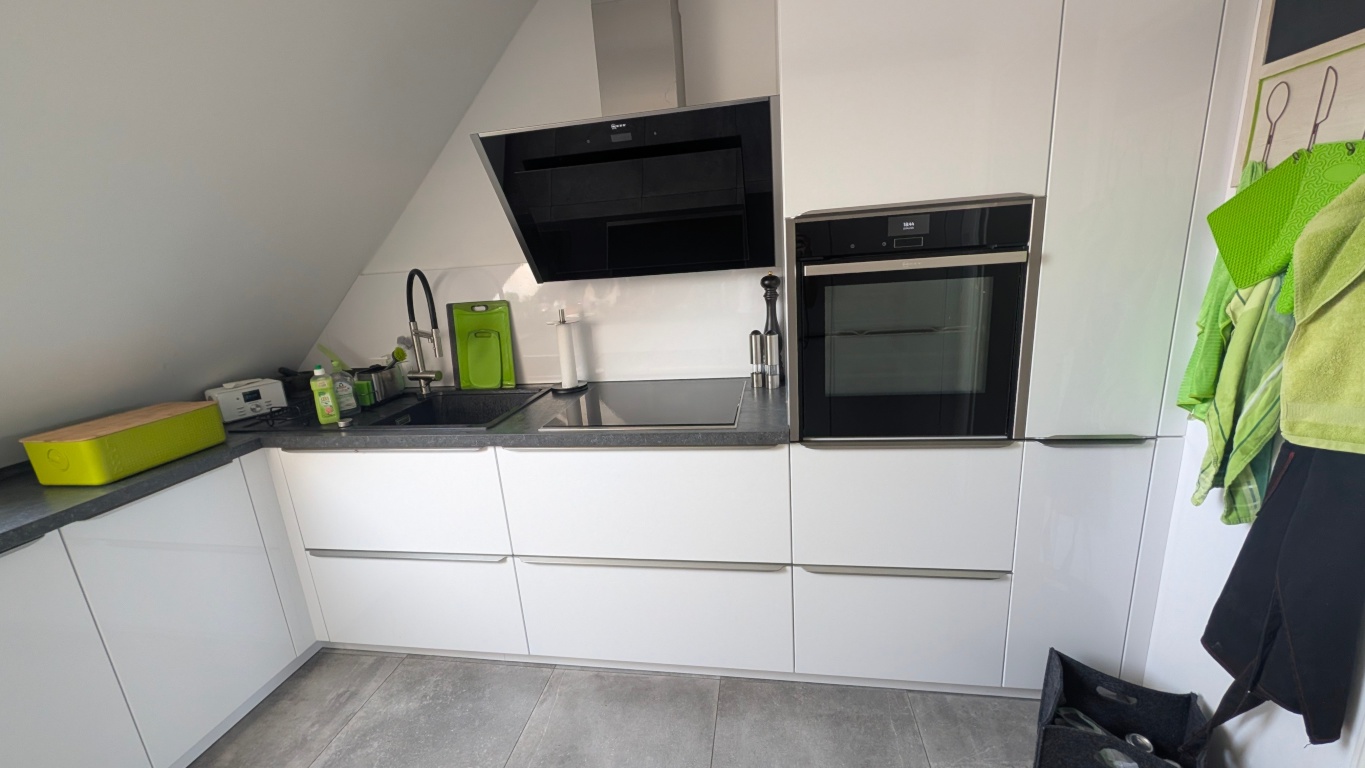 Traumhaftes Wohnen auf Zeit: Lichtdurchflutete DG-Maisonette-Wohnung mit Südterrasse (möbiliert) – Schösslerstraße 3a, 51109 Köln Brück – Vorschaubild 5