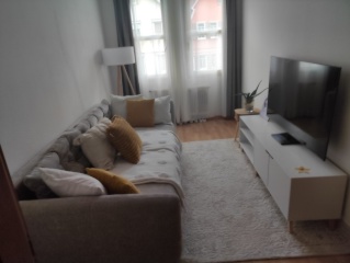 Anzeigenbild: 2er Frauen WG in 3 Zi.Wohnung nahe Bahnhof-Reutlingen,in Zentrum