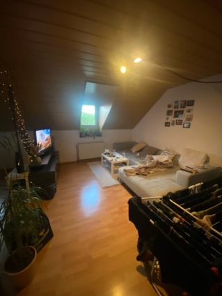 Anzeigenbild: 30qm Zimmer in 4er WG 🌞