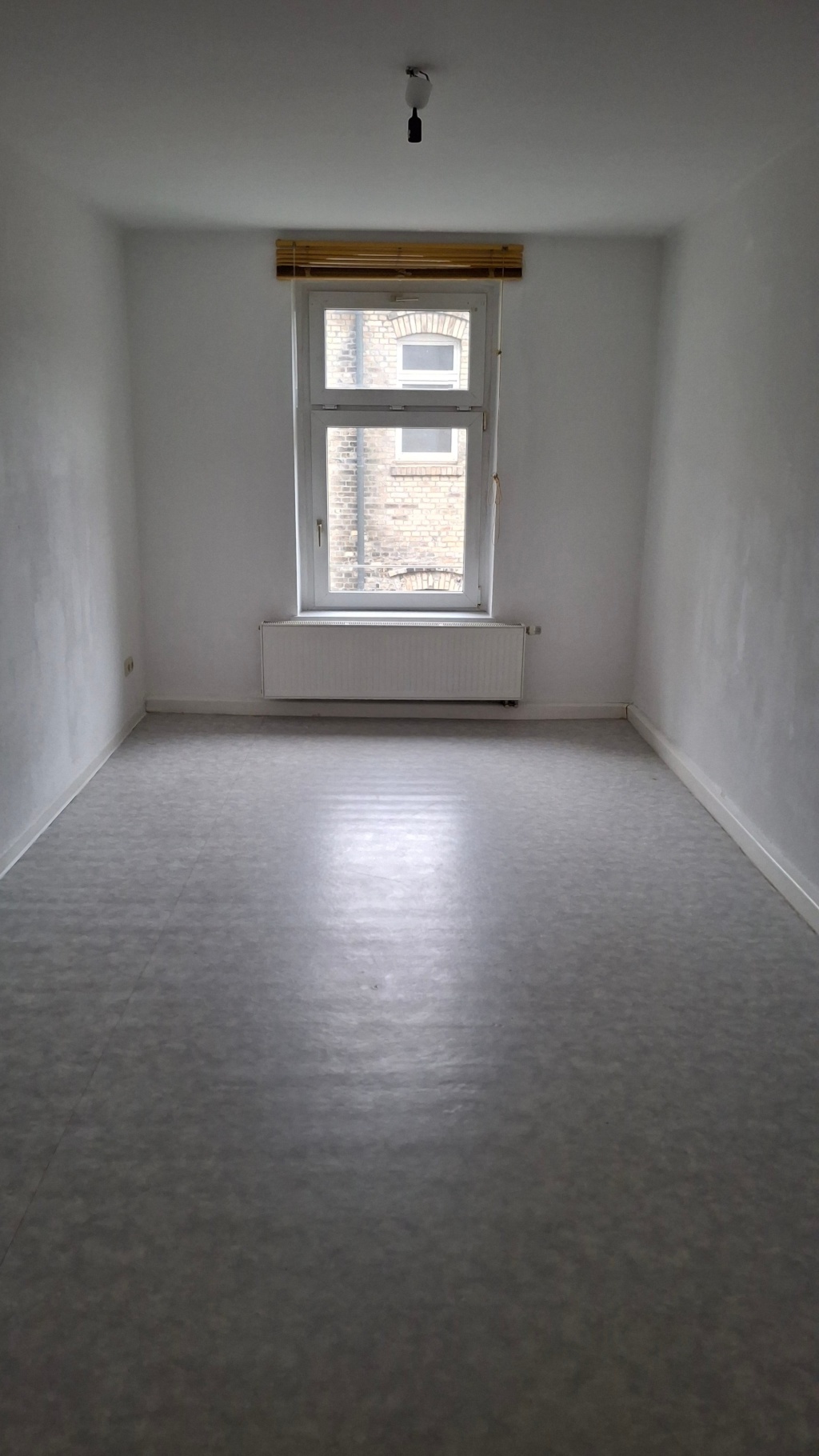 3 Raum Wohnung mit Balkon Hochparterre – Krondorfer Straße 3, 6112 Halle (Saale) – Vorschaubild 4