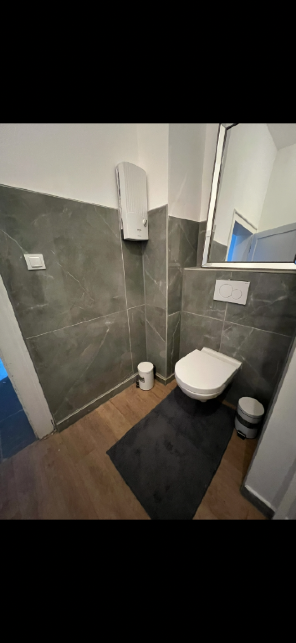 5 Zimmer Altbau Wohnung renoviert mit fast 4 Meter hohen Decken und möbliert perfekt für eine WG – 68159 Mannheim Innenstadt – Vorschaubild 6