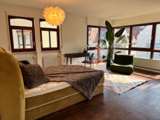 Anzeigenbild: Schöne renovierte 3er WG im 2.OG, in zentraler Lage, Nahe der DHBW, Balkon