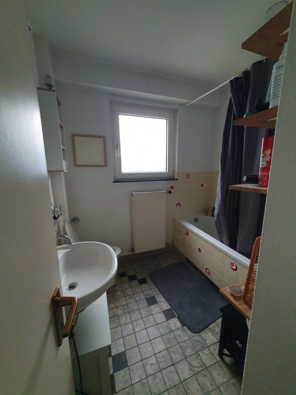 Nachmieter gesucht! Komplette Wohnung ab September abzugeben in Mainz Innenstadt in bester Lage! (2 Schlafzimmer, 1 Ankleidezimmer, Küche, Bad, Flur) – Mittlere Bleiche, 55116 Mainz Altstadt – Vorschaubild 8