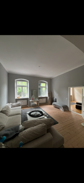 Imagen del anuncio: 5 Zimmer Altbau Wohnung renoviert mit fast 4 Meter hohen Decken und möbliert perfekt für eine WG