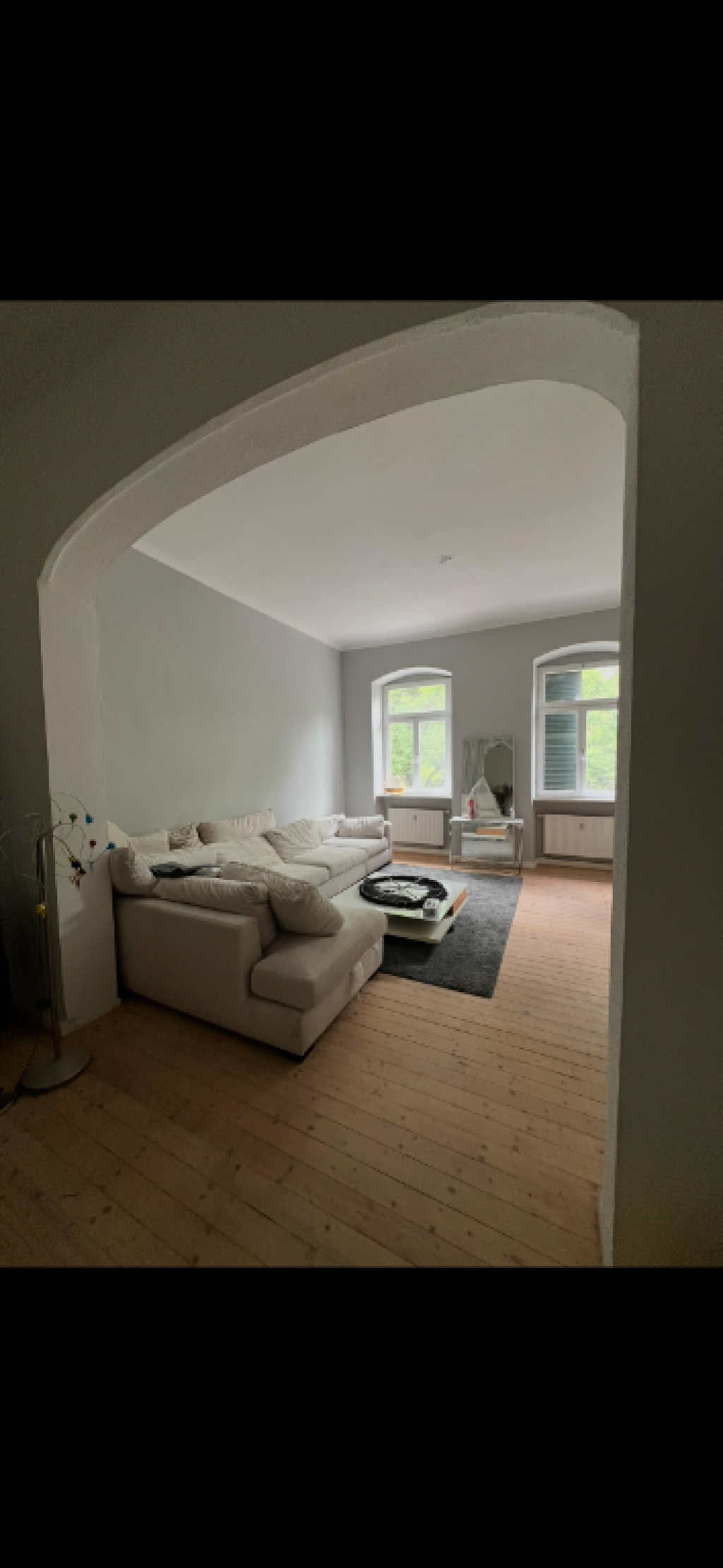 5 Zimmer Altbau Wohnung renoviert mit fast 4 Meter hohen Decken und möbliert perfekt für eine WG – 68159 Mannheim Innenstadt – Vorschaubild 2