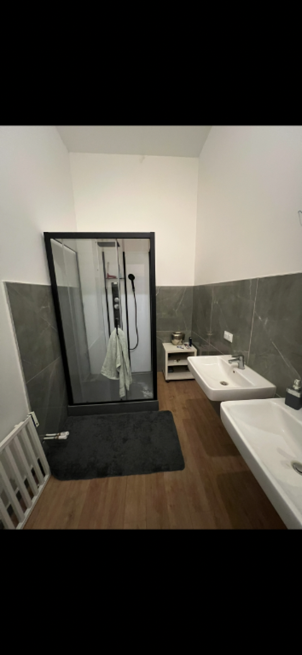 5 Zimmer Altbau Wohnung renoviert mit fast 4 Meter hohen Decken und möbliert perfekt für eine WG – 68159 Mannheim Innenstadt – Vorschaubild 5