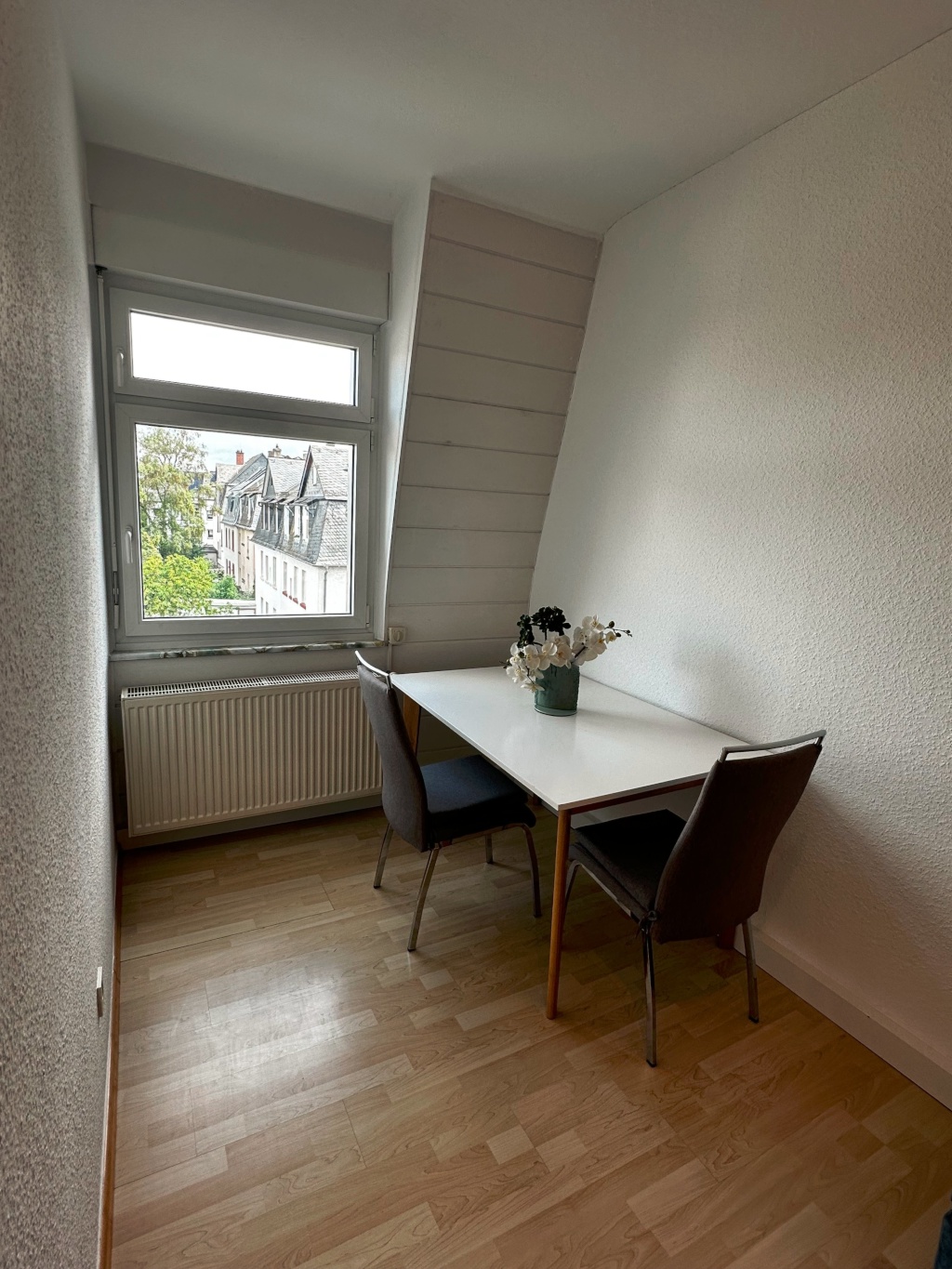 Habitación en WG Preungesheim Homburger Landstraße 90A - Essbereich