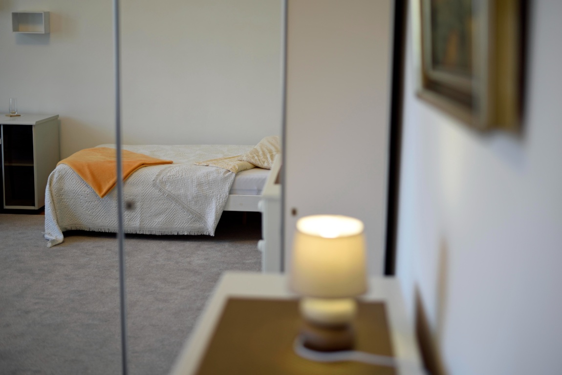 Top Lage Zentrum voll möbl. 4 Zi. mit Flair Uni/Innenstadt – Loewenichstraße 18, 91054 Erlangen Innenstadt – Vorschaubild 3