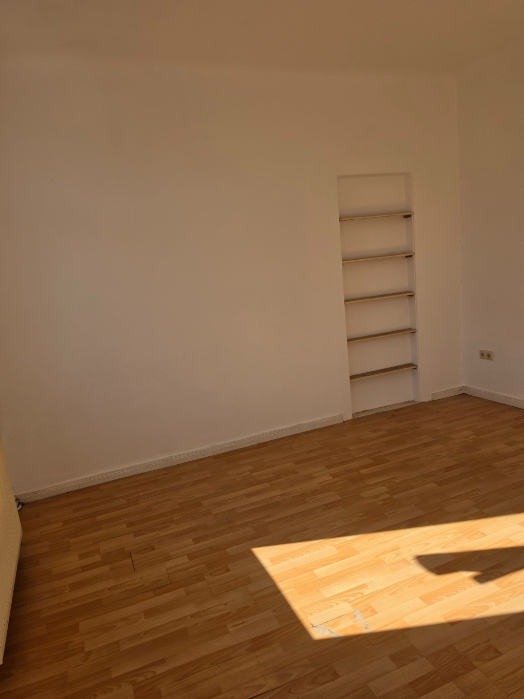 Helle 3-Zimmer-WG-Wohnung in bester Lage von Göttingen (Leine Straße ) – Leinestraße, 37073 Göttingen Innenstadt – Vorschaubild 5