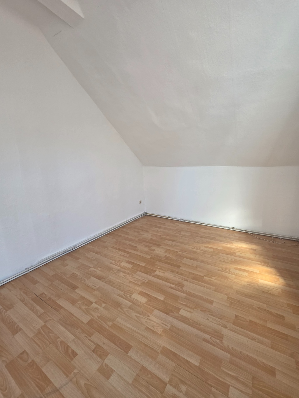 Helle 3-Zimmer-WG-Wohnung in bester Lage von Göttingen (Leine Straße ) – Leinestraße, 37073 Göttingen Innenstadt – Vorschaubild 9