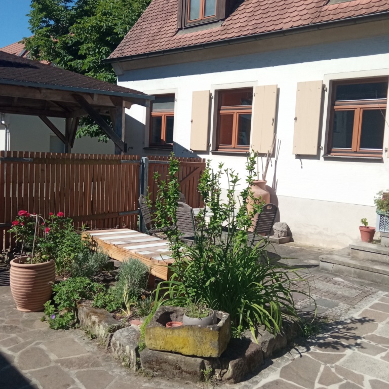 WG-Zimmer Büchenbach Obere Gasse 10 - WG Sitzplatz Terasse
