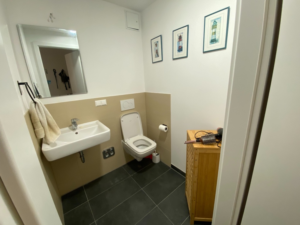 Heidelberg-Ziegelhausen 3 Zimmer Wohnung, Schönes Ausblick (1550 Warm, inklusive Strom und WLAN, 01.10-01.12) – Peterstaler Str. 124, 69118 Heidelberg Ziegelhausen – Vorschaubild 16