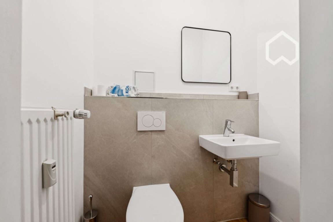 Helles 20 m2 Zimmer in zentraler Altbauwohnung nahe Rosenthaler Platz – Torstraße, 10119 Berlin Mitte – Vorschaubild 5