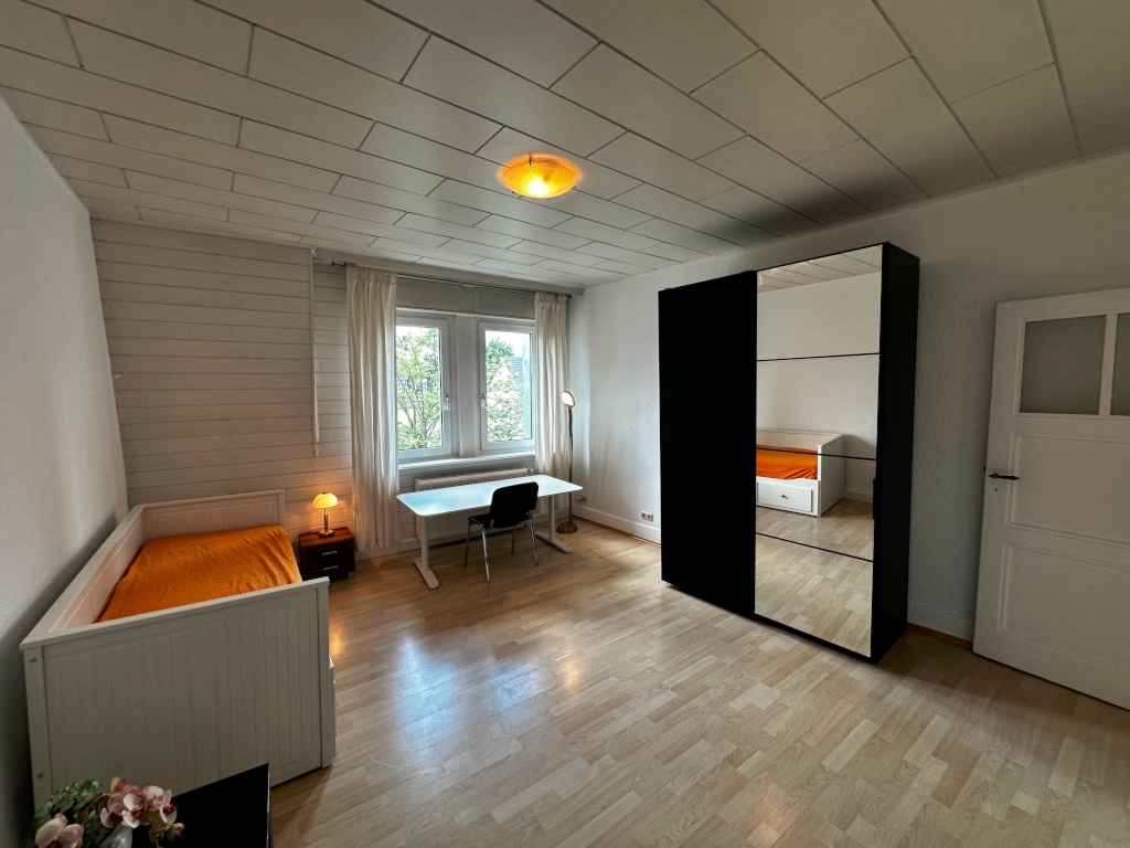 Habitación en WG Preungesheim Homburger Landstraße 90A - Zimmer I