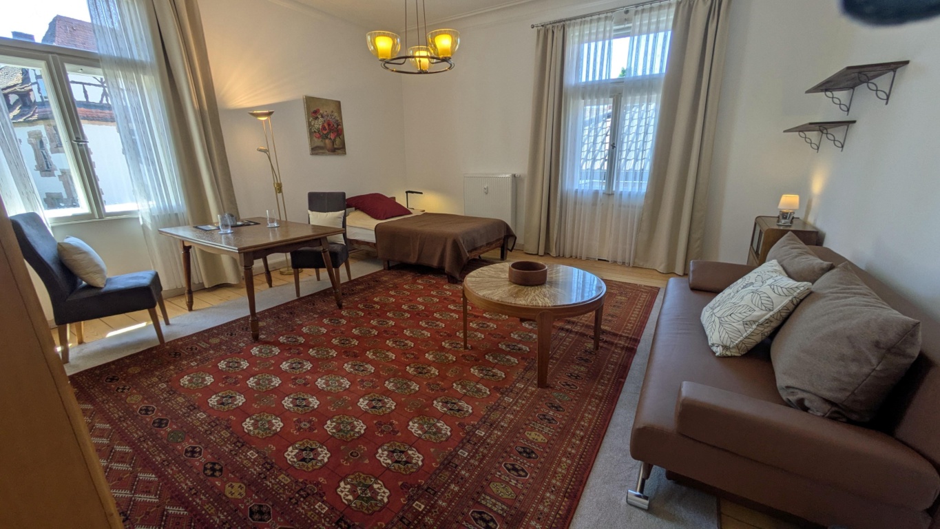 Top Lage Zentrum voll möbl. 4 Zi. mit Flair Uni/Innenstadt