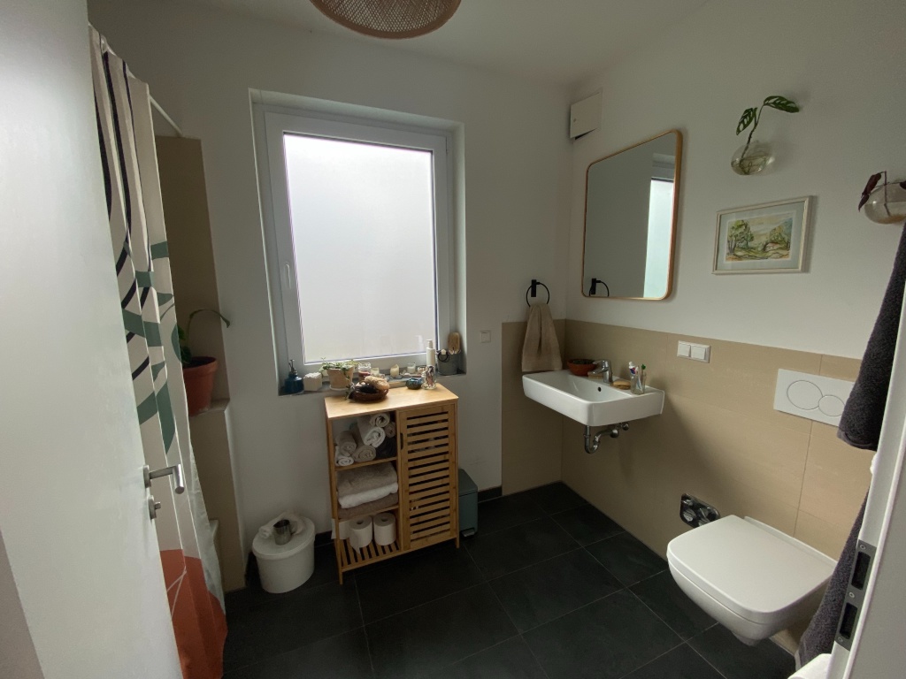 Heidelberg-Ziegelhausen 3 Zimmer Wohnung, Schönes Ausblick (1550 Warm, inklusive Strom und WLAN, 01.10-01.12) – Peterstaler Str. 124, 69118 Heidelberg Ziegelhausen – Vorschaubild 13