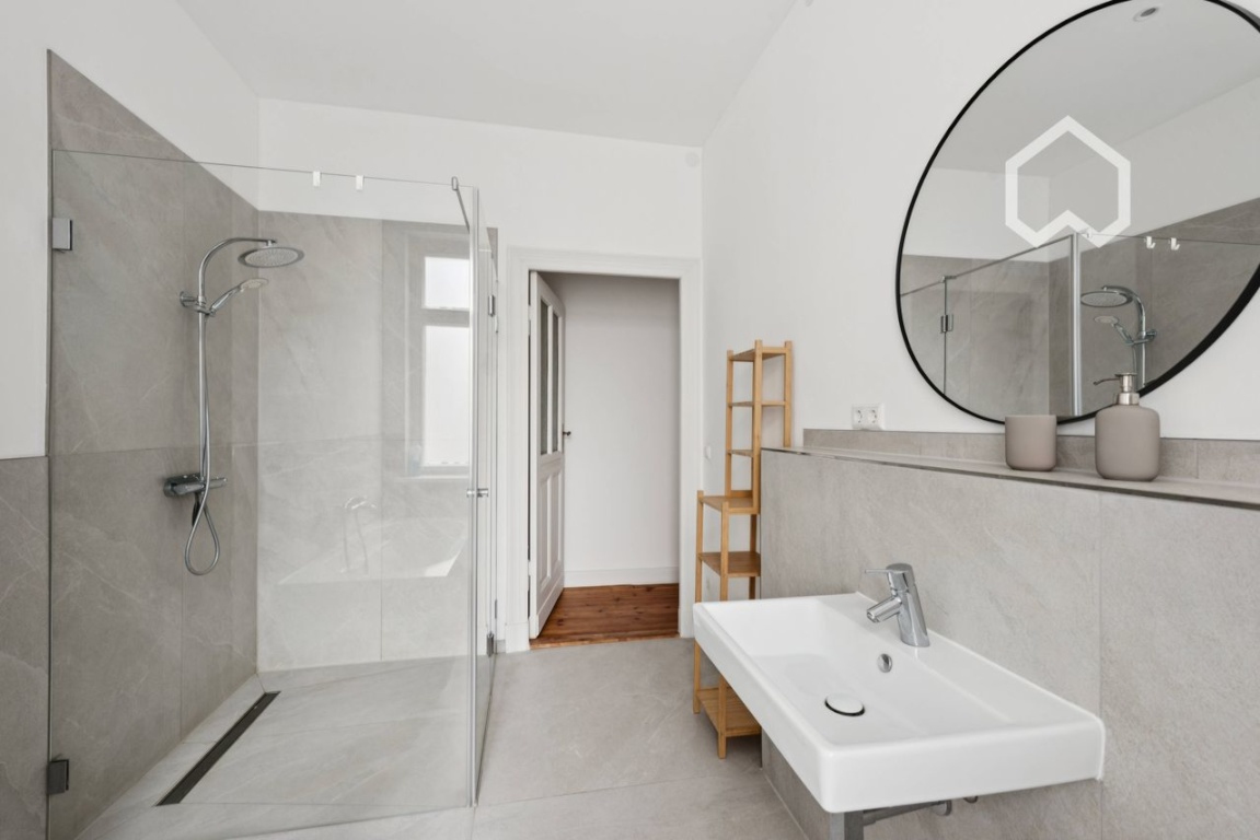 Helles 20 m2 Zimmer in zentraler Altbauwohnung nahe Rosenthaler Platz – Torstraße, 10119 Berlin Mitte – Vorschaubild 3