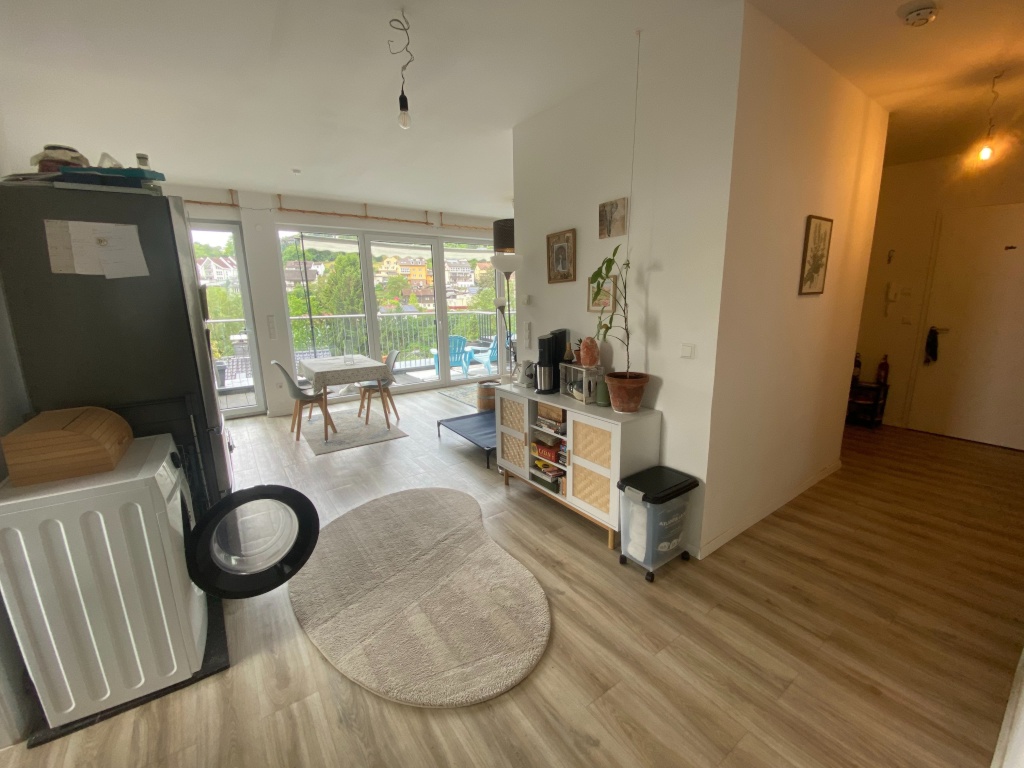 Heidelberg-Ziegelhausen 3 Zimmer Wohnung, Schönes Ausblick (1550 Warm, inklusive Strom und WLAN, 01.10-01.12) – Peterstaler Str. 124, 69118 Heidelberg Ziegelhausen – Vorschaubild 4