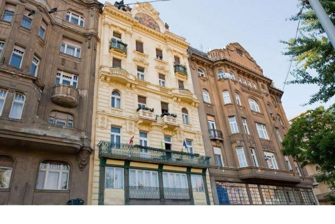 Flat Innenstadt Fővám tér 4 - picture 2