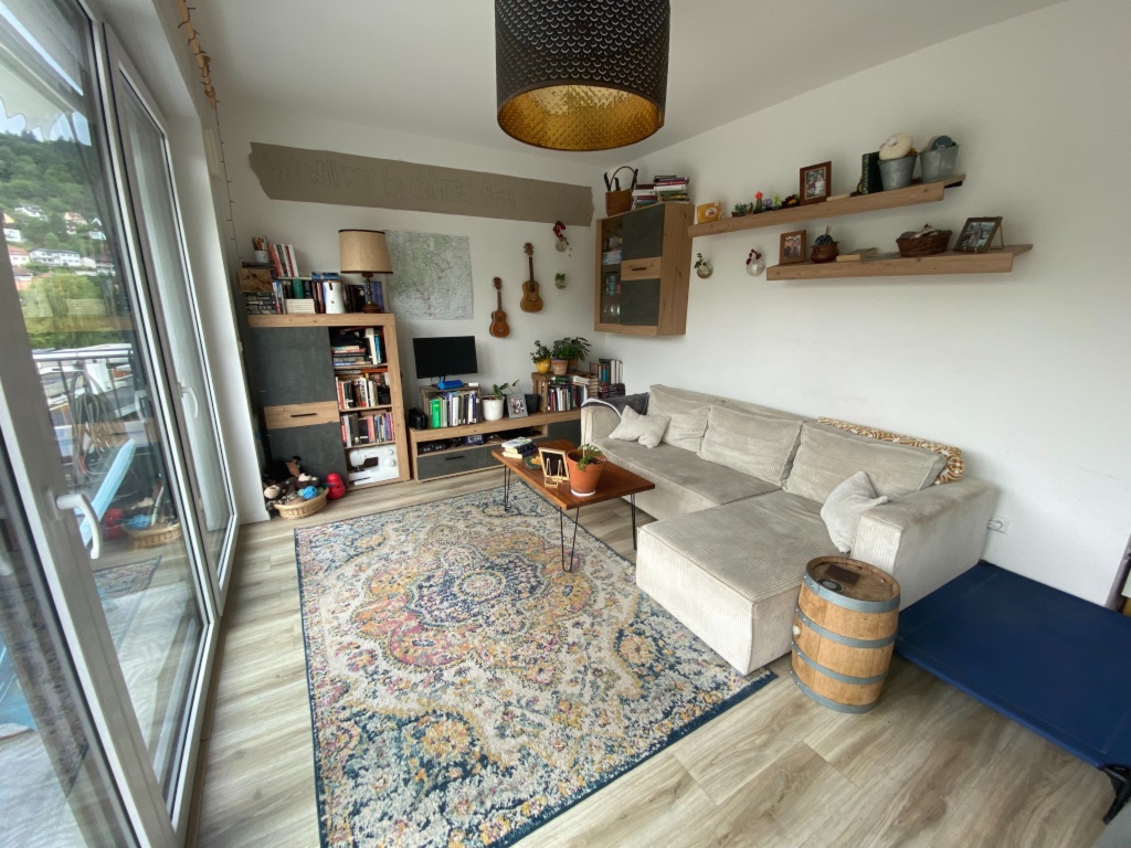 Heidelberg-Ziegelhausen 3 Zimmer Wohnung, Schönes Ausblick (1550 Warm, inklusive Strom und WLAN, 01.10-01.12) – Peterstaler Str. 124, 69118 Heidelberg Ziegelhausen – Vorschaubild 2