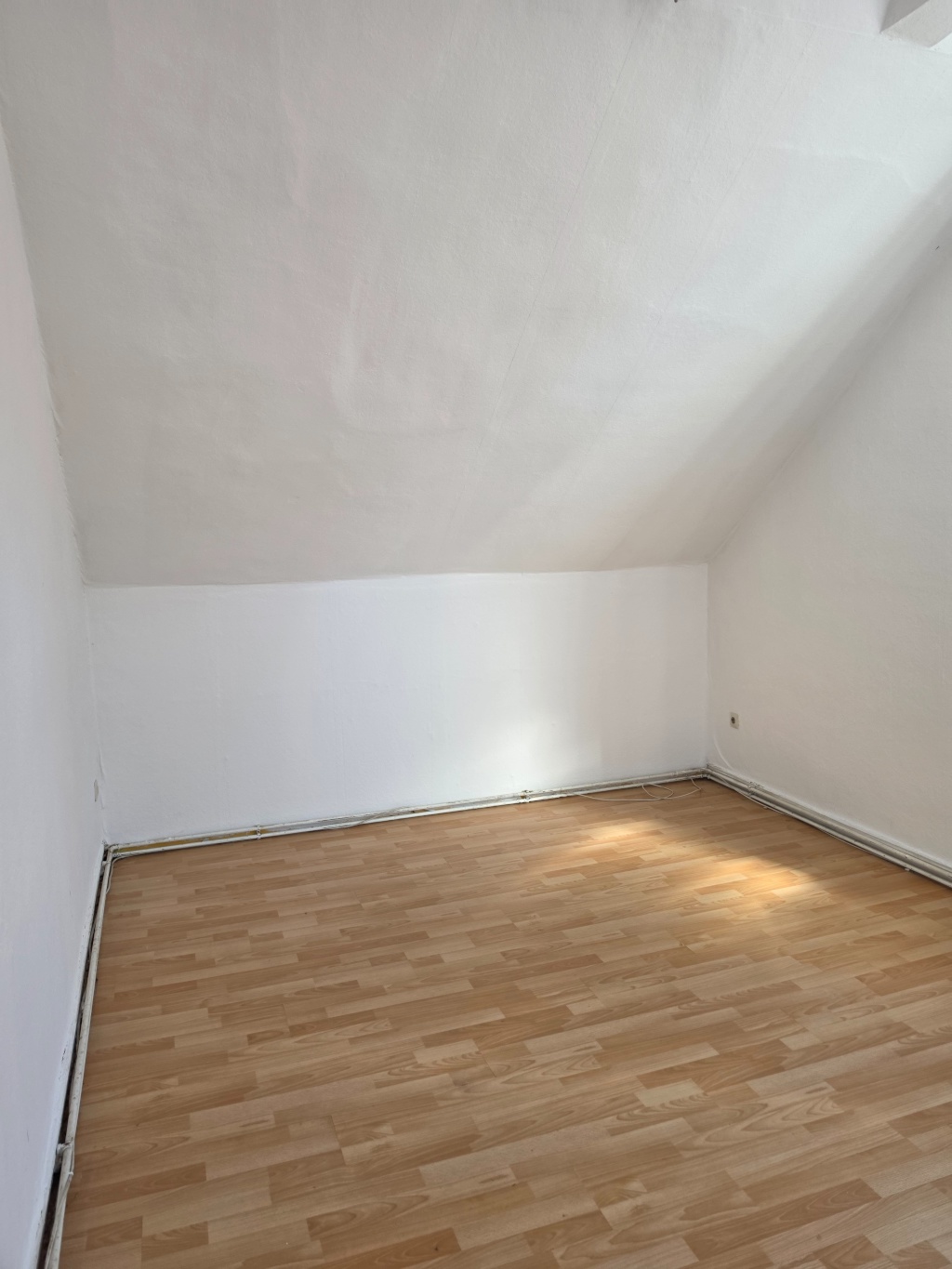 Helle 3-Zimmer-WG-Wohnung in bester Lage von Göttingen (Leine Straße ) – Leinestraße, 37073 Göttingen Innenstadt – Vorschaubild 3