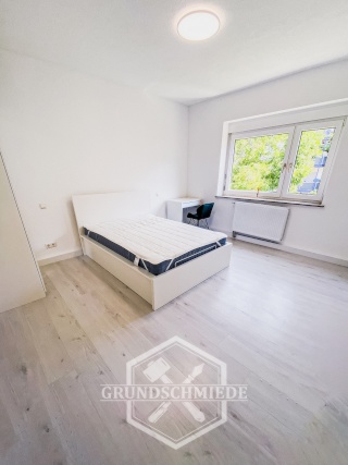 Anzeigenbild: Möbliertes Zimmer in 3 er WG