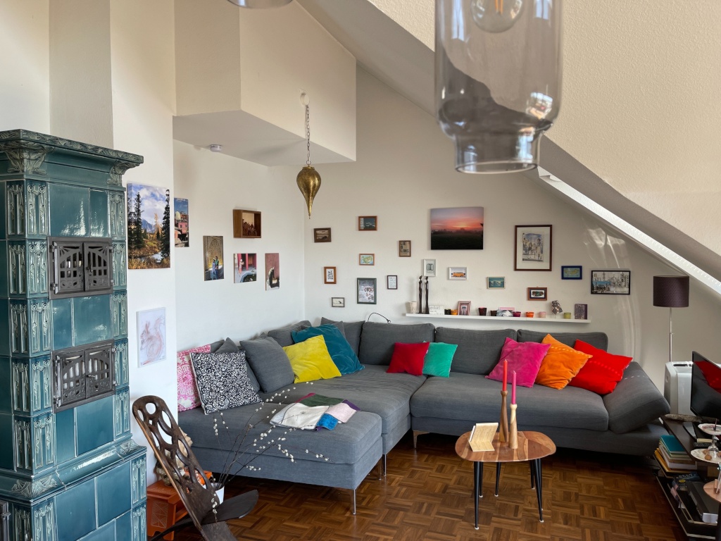 Helle 100 m2 Penthouse-Maisonette in der Südstadt von Karlsruhe – voll möbliert und voll ausgestattet!
