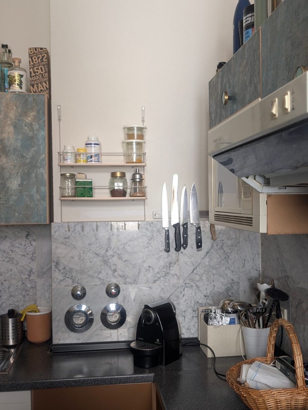 Möblierte Altbauwohnung mit großer Südfensterfront und Blick ins Grüne | All-Inclusive – Wiesbadener Str. 9, 12161 Berlin Friedenau – Vorschaubild 10