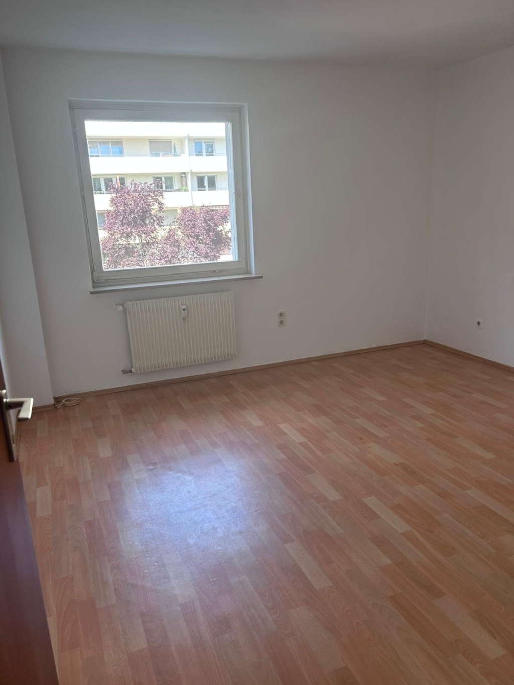 Spacious Room in a 3-Person Shared Flat Close to Siemens Campus & FAU Technical Faculty