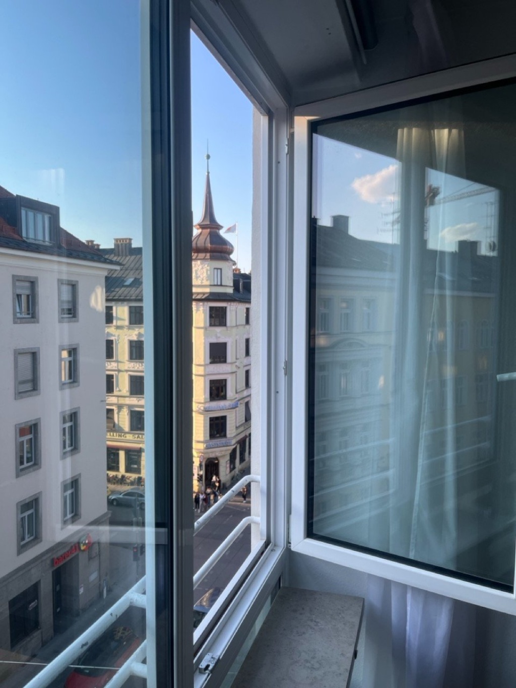 1.11.: Schellingsalon/Maxvorstadt: möblierte 1-Zi.-Whg mit TG-Platz und höhenverstellbarem Schreibtisch – 80333 München Maxvorstadt – Vorschaubild 11