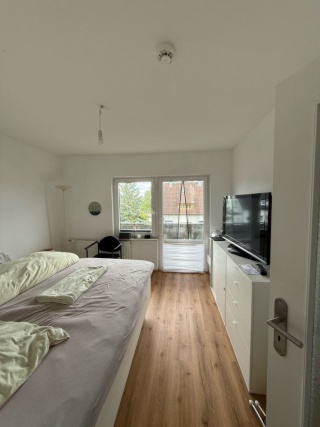 Imagen del anuncio: Helles 15 m2 Zimmer mit Balkon & Gartennutzung – nur 10 Min. von Frankfurt entfernt – ab 01.08.2026