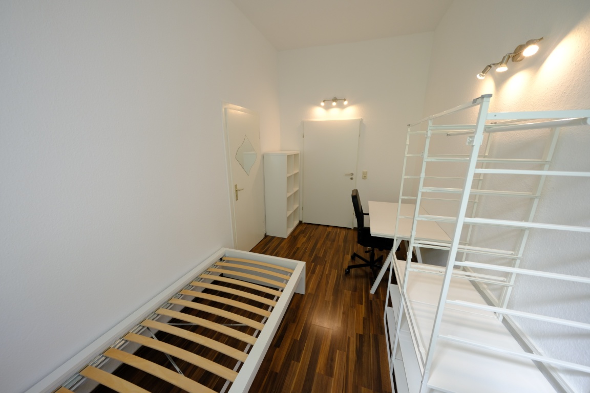 Modern and Fully Furnished 4-Person Shared Apartment (4 Rooms) with Terrace and Built-in Kitchen in Frankenberger Viertel – Brabantstraße 8, 52070 Aachen Aachen – Vorschaubild 13