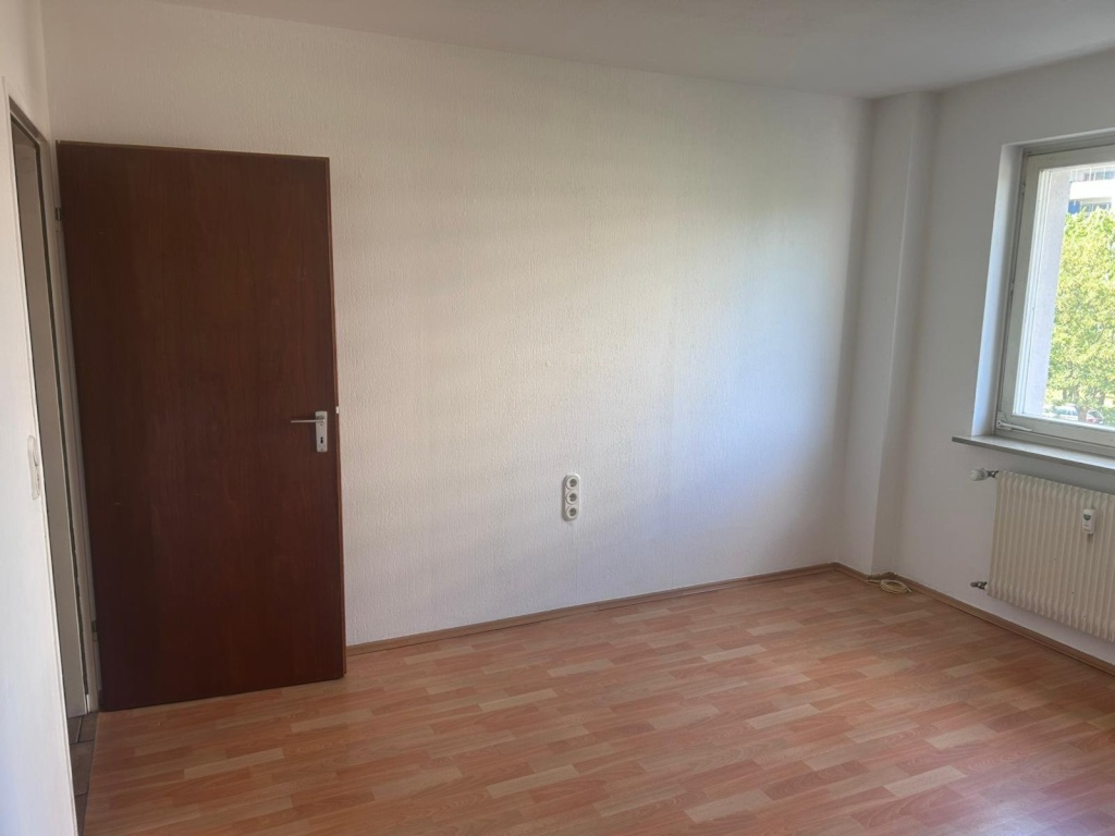 Spacious Room in a 3-Person Shared Flat Close to Siemens Campus & FAU Technical Faculty – Geschwister-Scholl-Straße 12, 91058 Erlangen Bruck – Vorschaubild 2