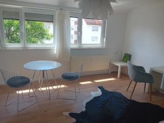 Anzeigenbild: Helles WG-Zimmer (teilmöbliert) an berufstätige Wochenendpendler