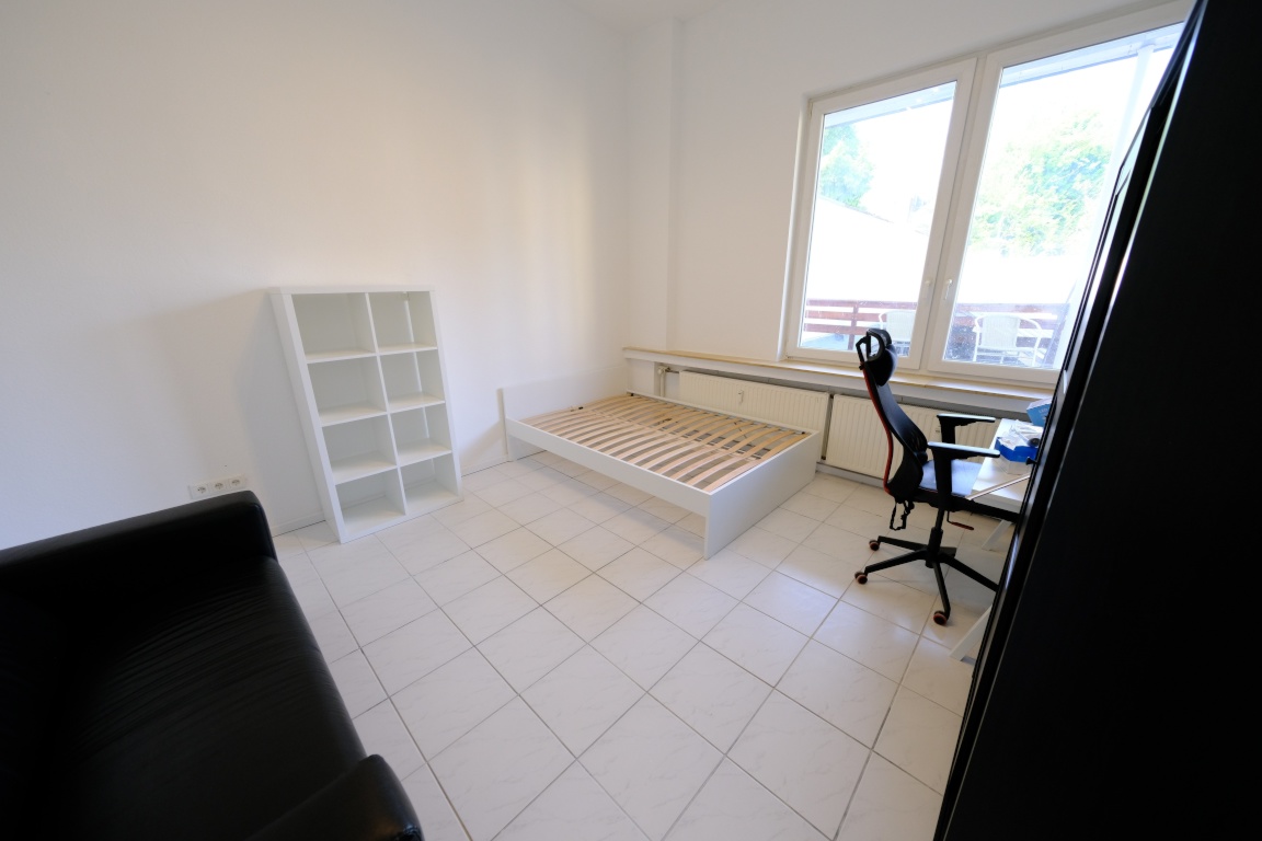 Modern and Fully Furnished 4-Person Shared Apartment (4 Rooms) with Terrace and Built-in Kitchen in Frankenberger Viertel – Brabantstraße 8, 52070 Aachen Aachen – Vorschaubild 8