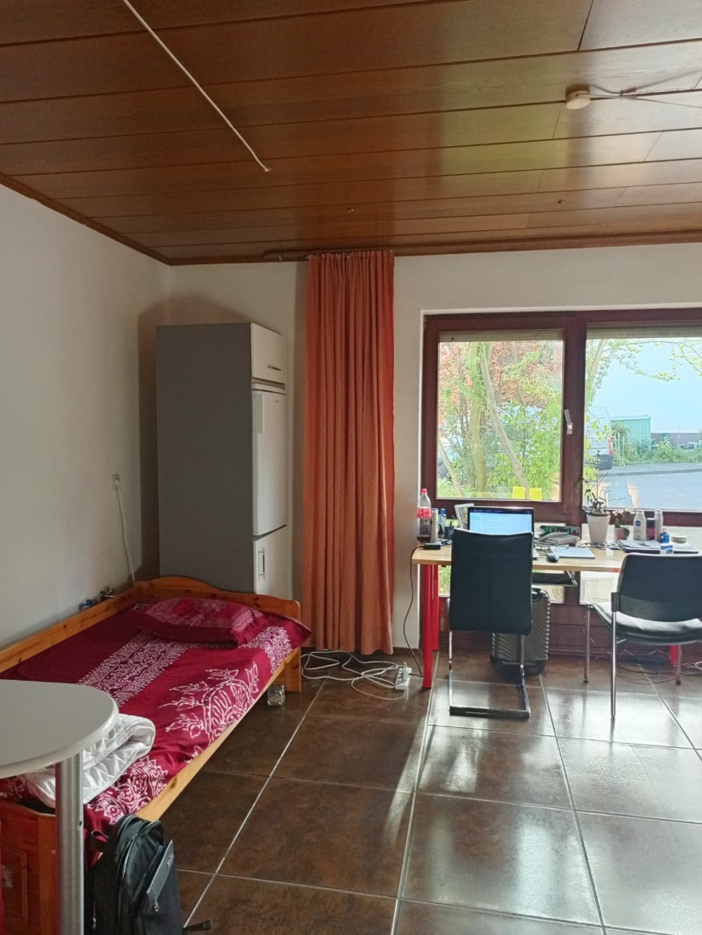 WG-Zimmer In der Reuth In der Reuth 129 - Bett-Links