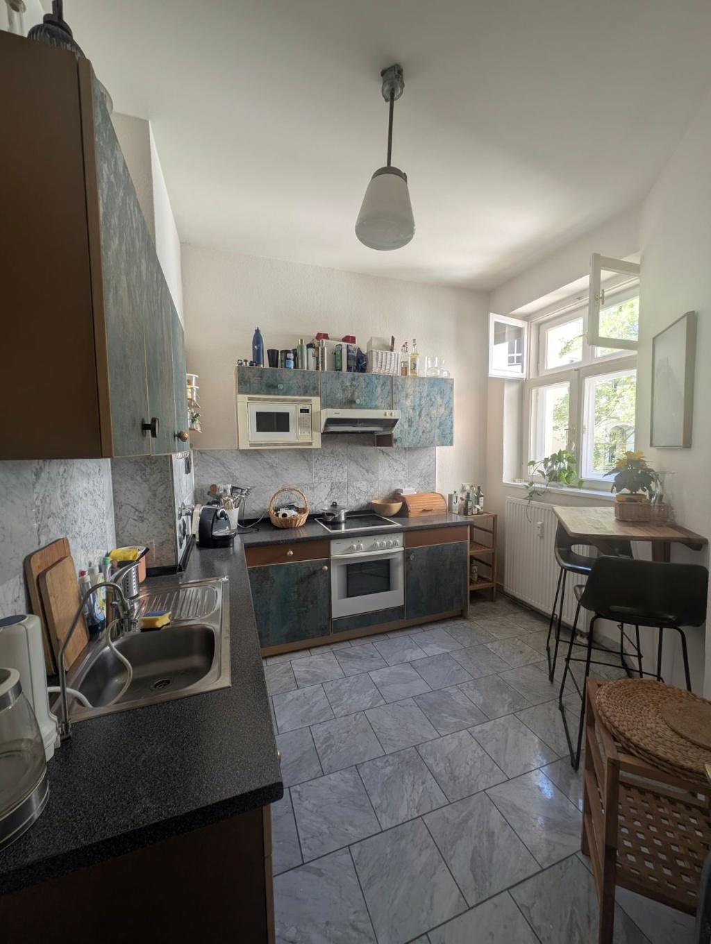 Möblierte Altbauwohnung mit großer Südfensterfront und Blick ins Grüne | All-Inclusive – Wiesbadener Str. 9, 12161 Berlin Friedenau – Vorschaubild 7