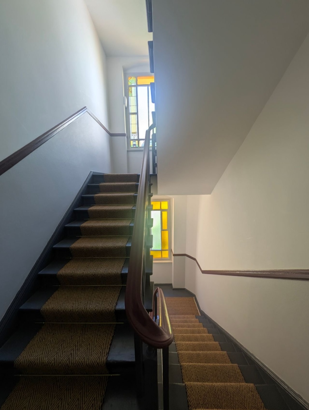 Möblierte Altbauwohnung mit großer Südfensterfront und Blick ins Grüne | All-Inclusive – Wiesbadener Str. 9, 12161 Berlin Friedenau – Vorschaubild 13