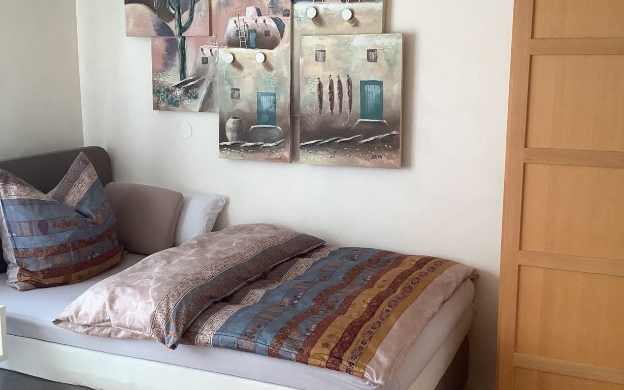ab 1 Monat - Möblierte 1-Zimmerwohnung auf Zeit in Stuttgart-Möhringen – Rübezahlweg 0, 70567 Stuttgart Möhringen – Vorschaubild 3