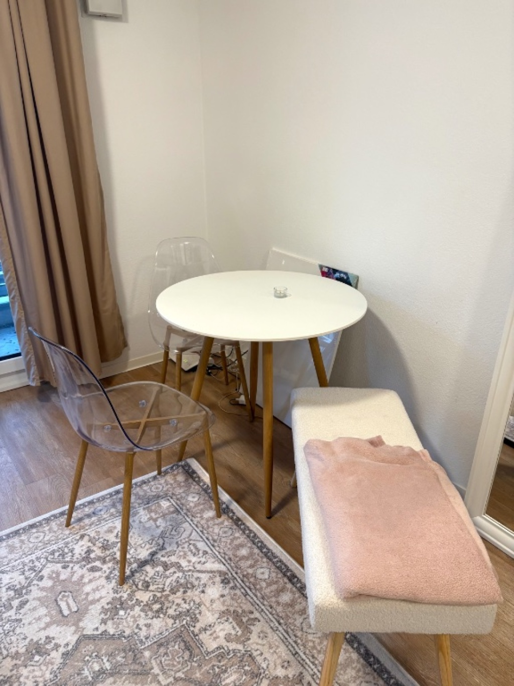 Möbliertes 1-Zimmer-Apartment zur Untermiete (6 Monate) In Köln Neustadt-Süd – Dasselstraße 1, 50674 Köln Neustadt-Süd – Vorschaubild 2