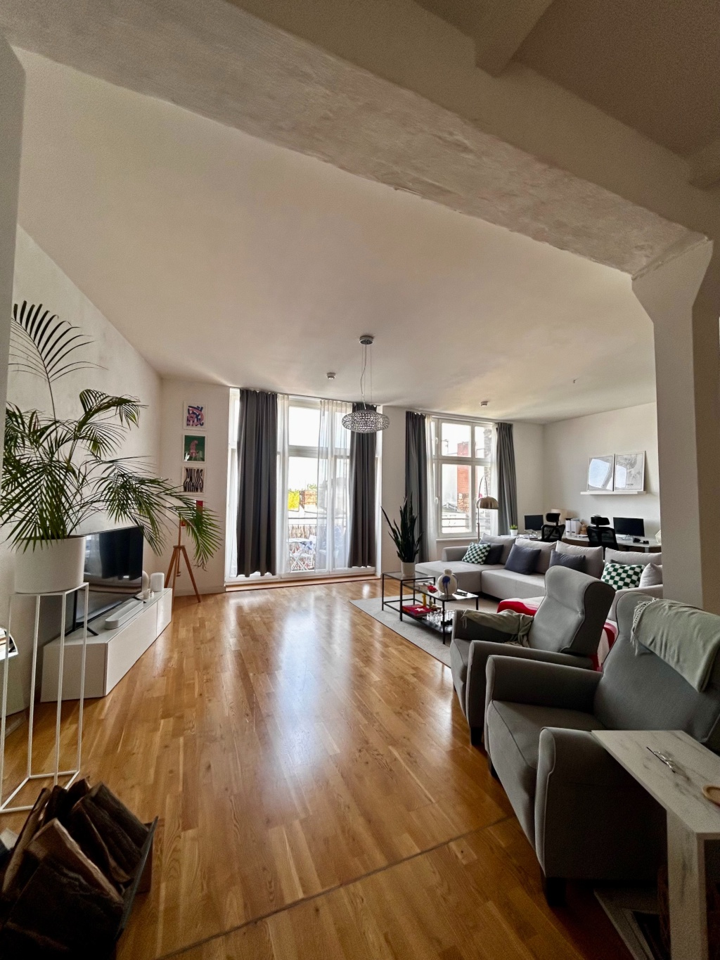 LOFT (Flexible Mietdauer): Lichtdurchflutetes Fabrik-Loft im Prenzlauer Berg; 3,6m Decken, Kamin & All-Inclusive