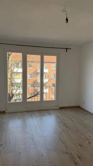 Anzeigenbild: Helles 15m2 Zimmer mit Balkon frei in 3er- Frauen WG – Hamburg-Barmbek, Top-Lage